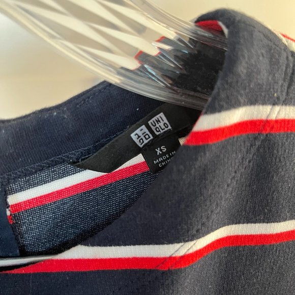 Uniqlo tshirt tress - Picture 2 of 3